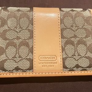 Vintage Coach Logo Wallet, Checkbook & Key/Picture Holder – Like New